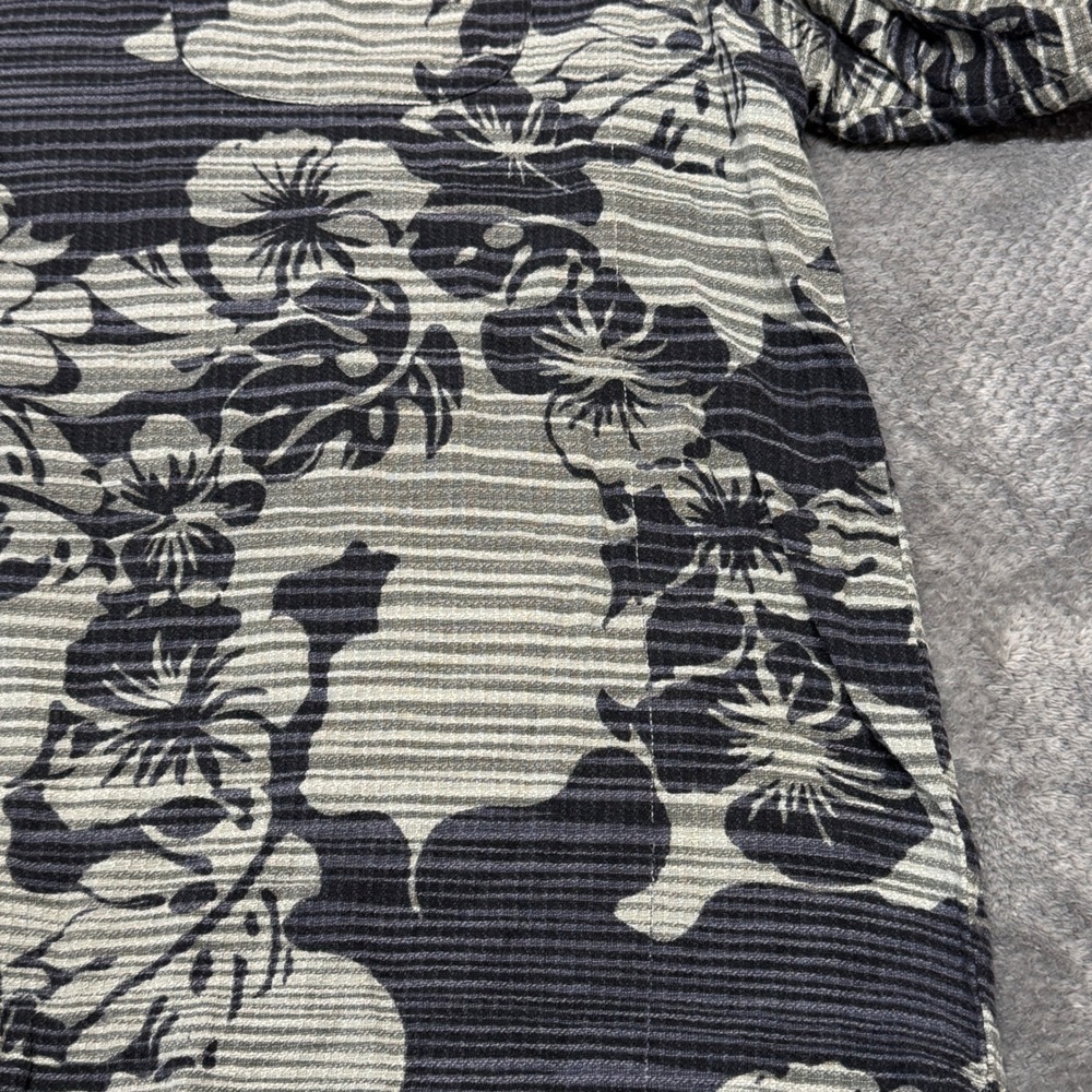 Tommy Bahama Mens XXL Silk Floral Camp Shirt Grey Black Tropical Short Sleeve - Picture 7 of 9